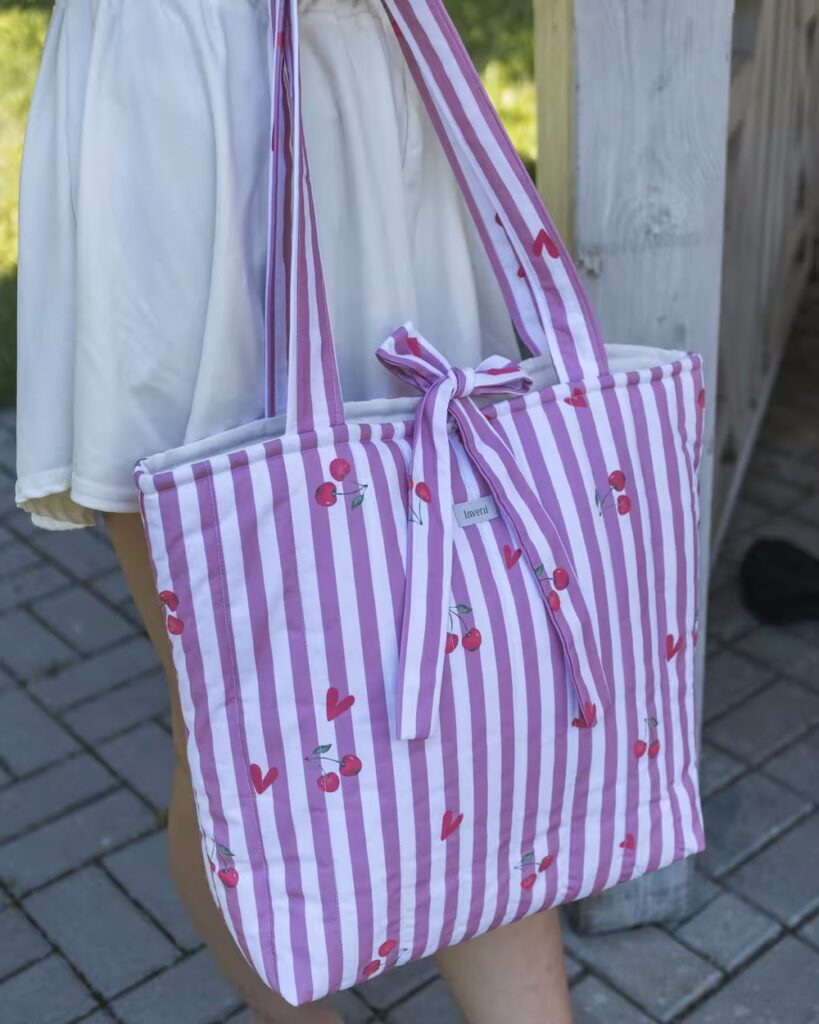 Torebki handmade – Twój kompletny przewodnik po fasonach hobo i shopper 6 torebka handmade tote na ramię w paski