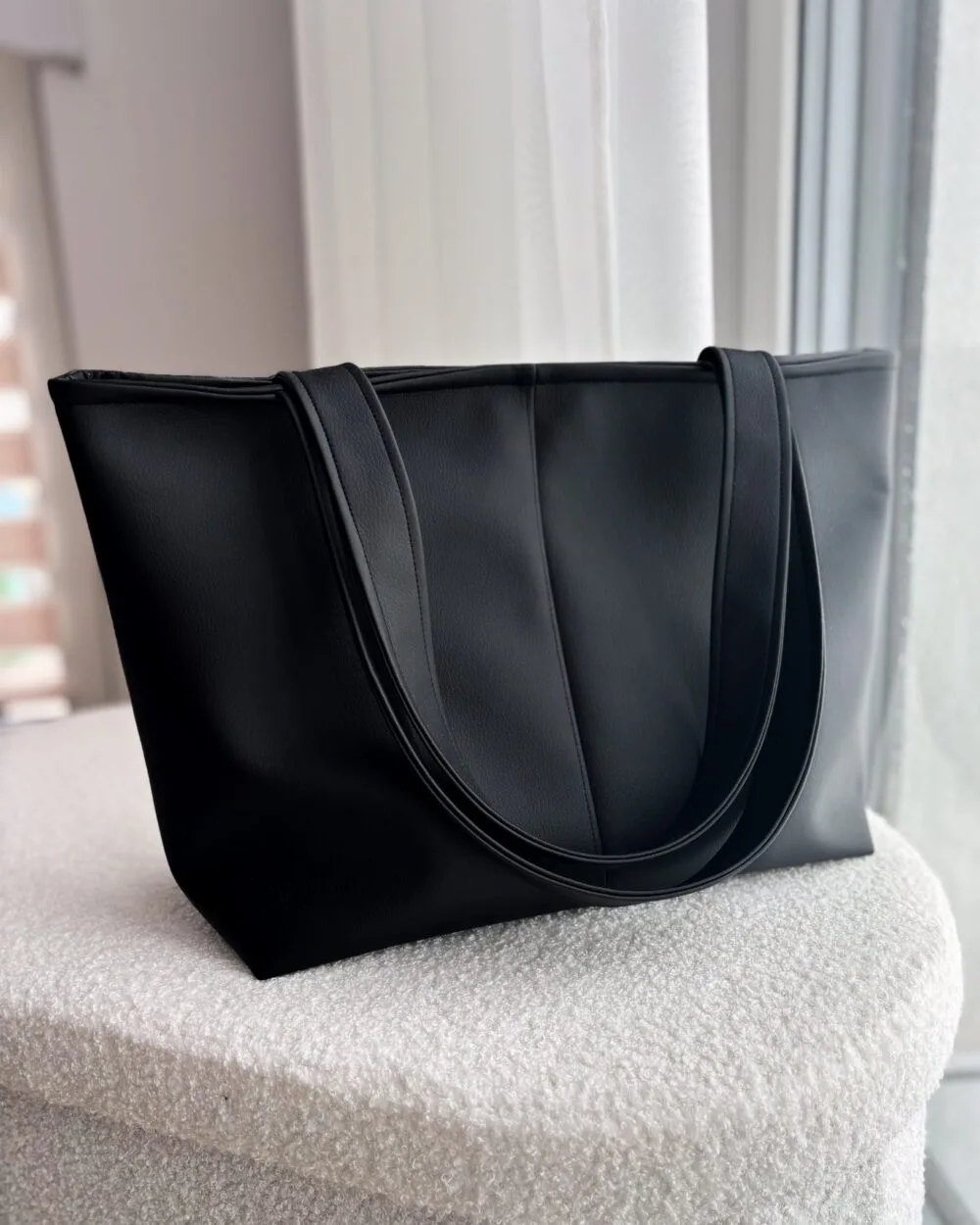 Torebka Shopper AURA Black 2 produktowe zdjęcie torebki shopper czarnej