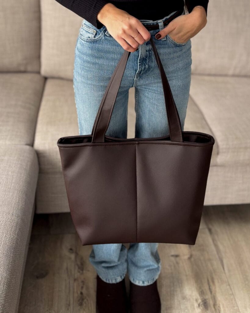 Co mieści pojemna torebka shopper? Sprawdzamy model Laveni Black & Chocolate 4 torebka shopperka czekoladowy braz
