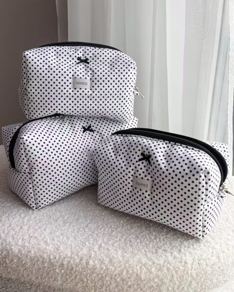 Kosmetyczki polka dots – trend, który musisz znać. Odkryj nowości od Laveni! 5 kosemtyczki w groszki