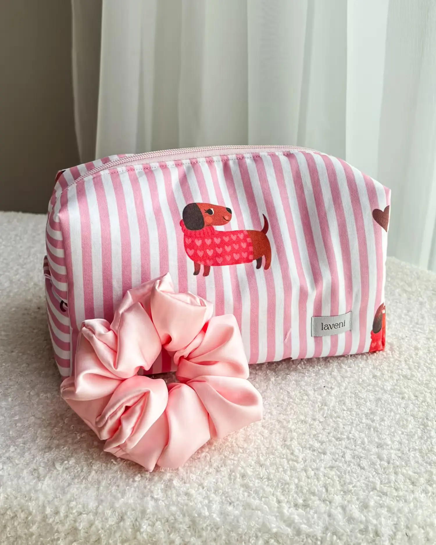Kosmetyczka Doxie Love + Scrunchie Gratis 2 kosmetyczka damska na prezent