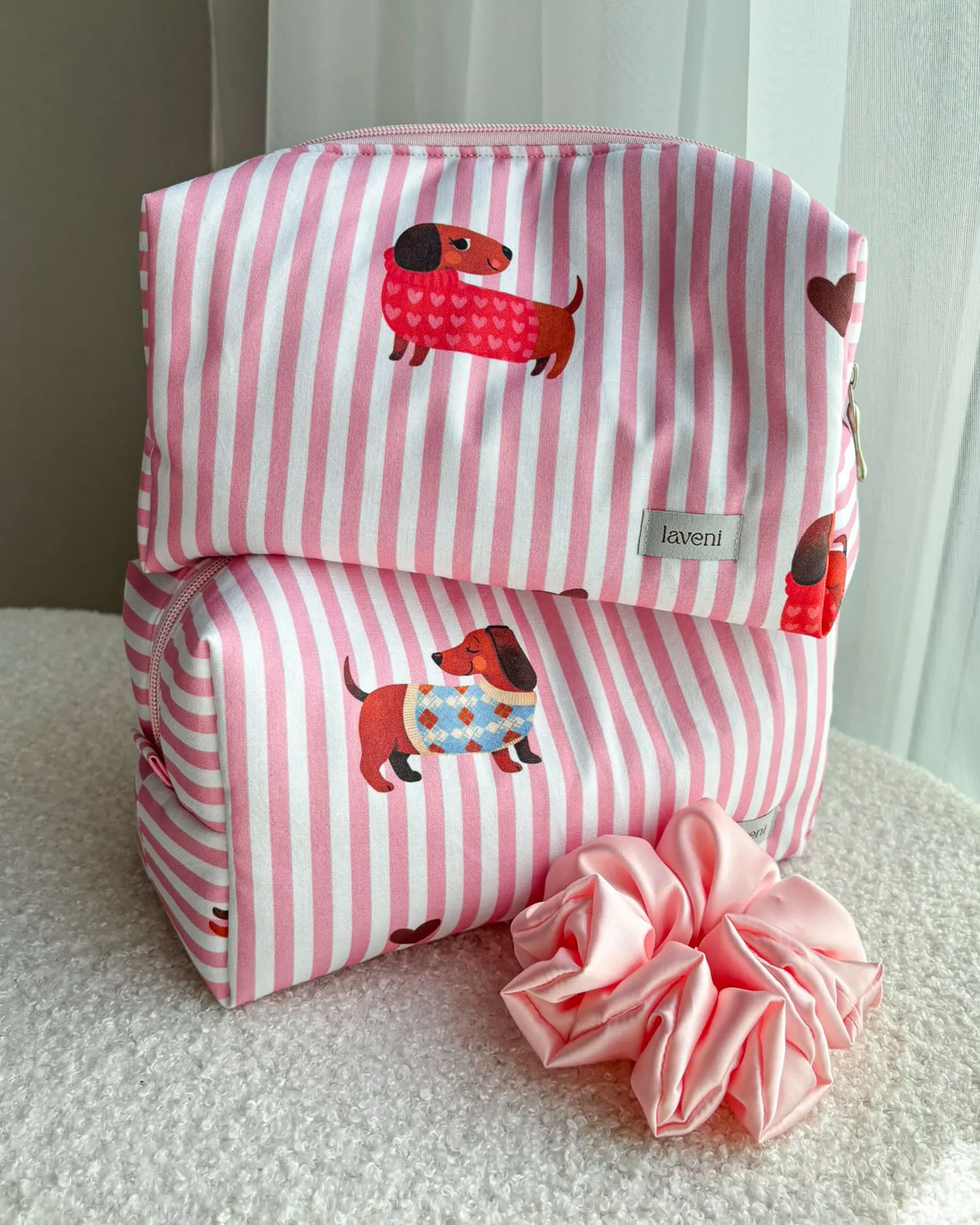 Kosmetyczka Doxie Love + Scrunchie Gratis 6 kosmetyczka w jamniczki