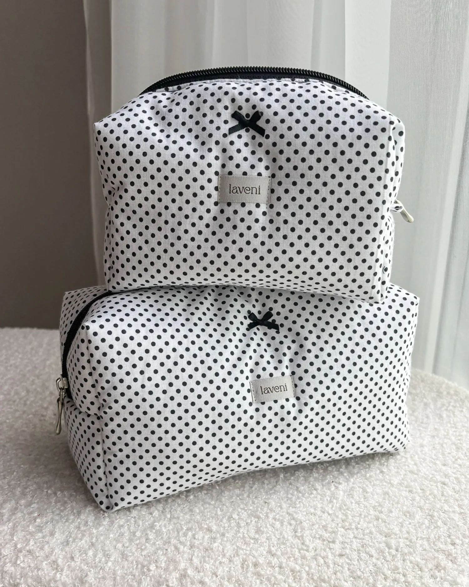 Zestaw Kosmetyczek Polka Dots 1 zestaw kosmetyczek w kropki